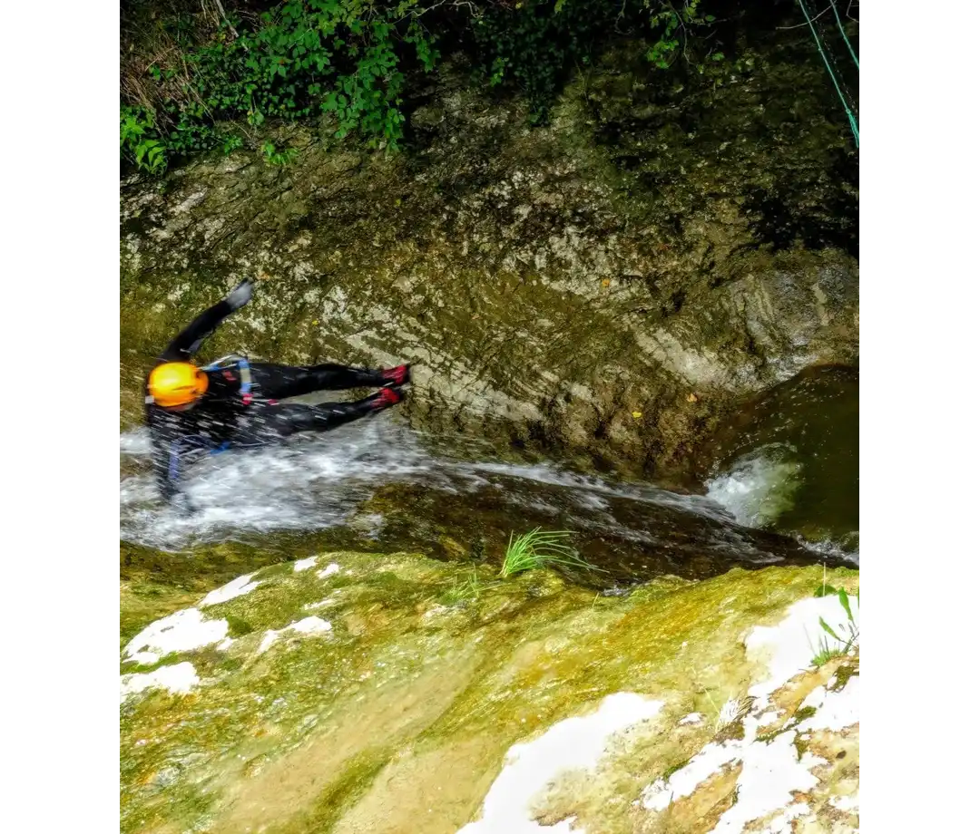 Toboggans - Activité canyoning dans l'Ain et le Jura - Sources et Nature